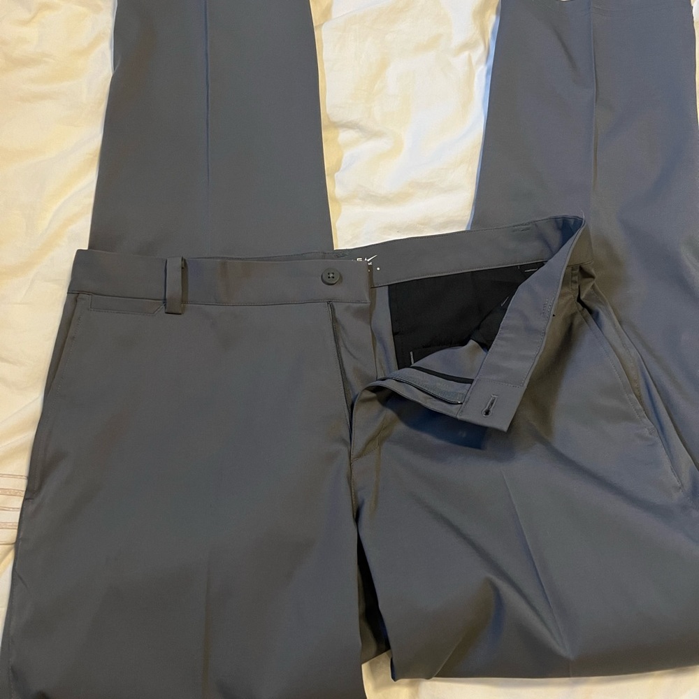 Nike golf pant. Like new. 33x32